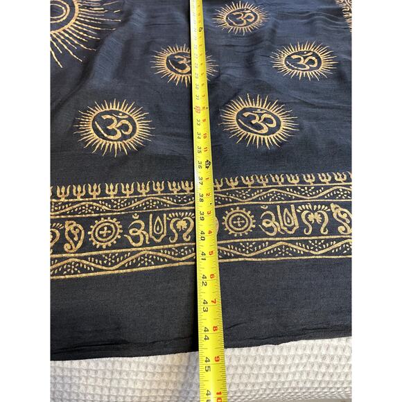 Black "OM" Symbol Meditation Tapestry/Sarong W/ Gold Screen Printed Detail Yoga - Picture 7 of 10